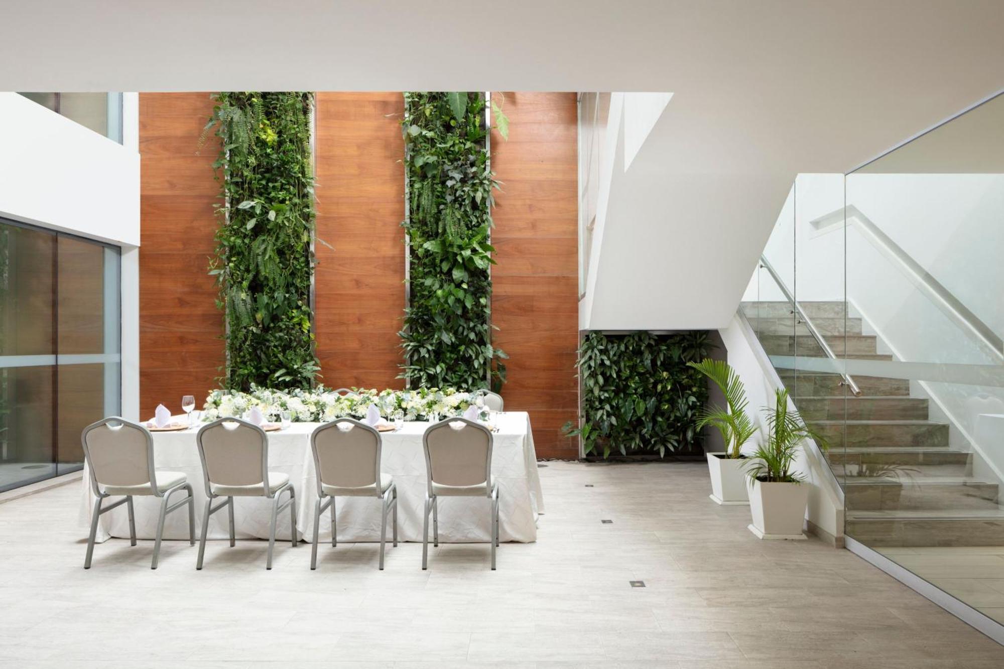 Courtyard By Marriott Lima Miraflores Exterior photo