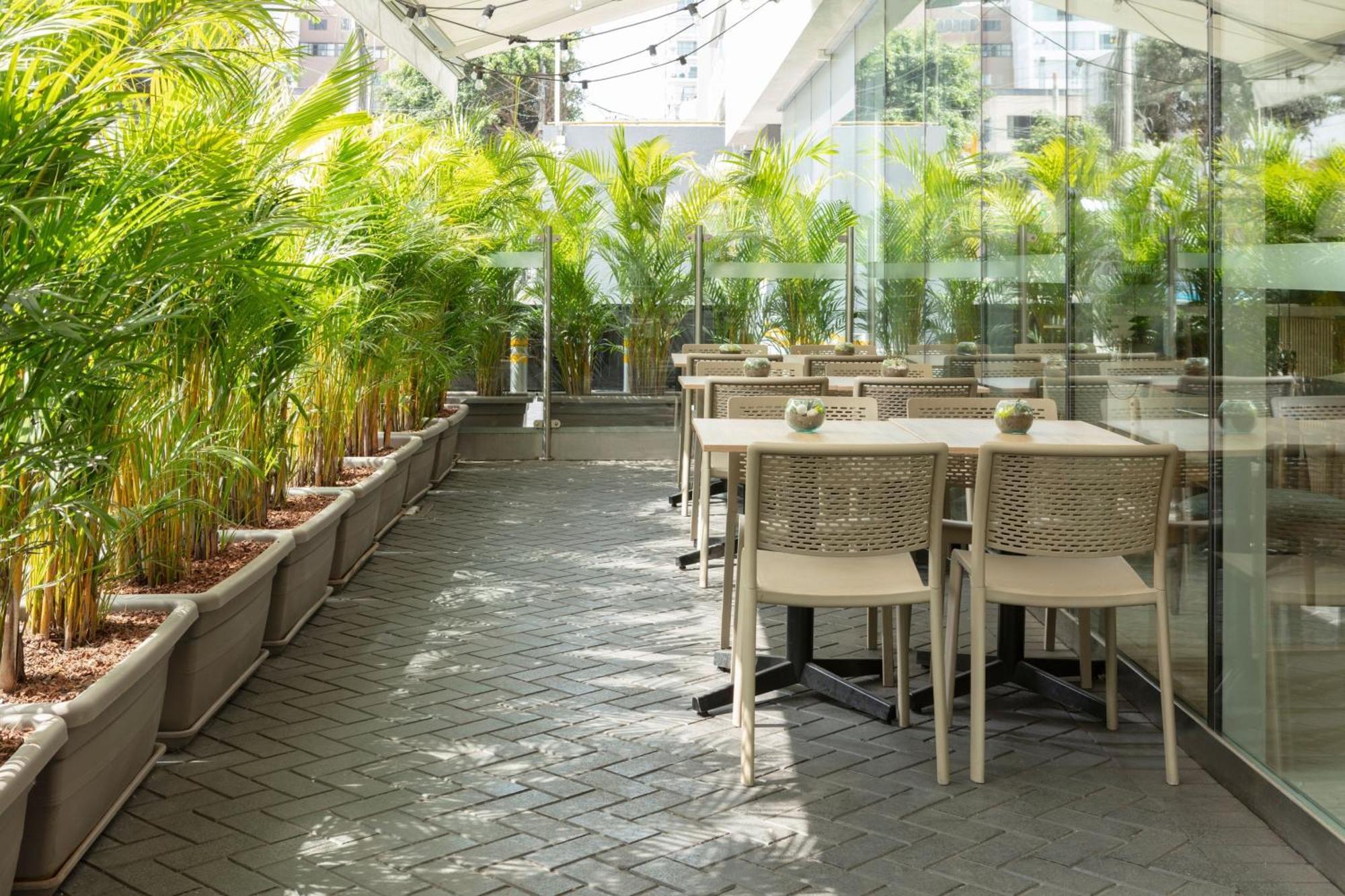 Courtyard By Marriott Lima Miraflores Exterior photo