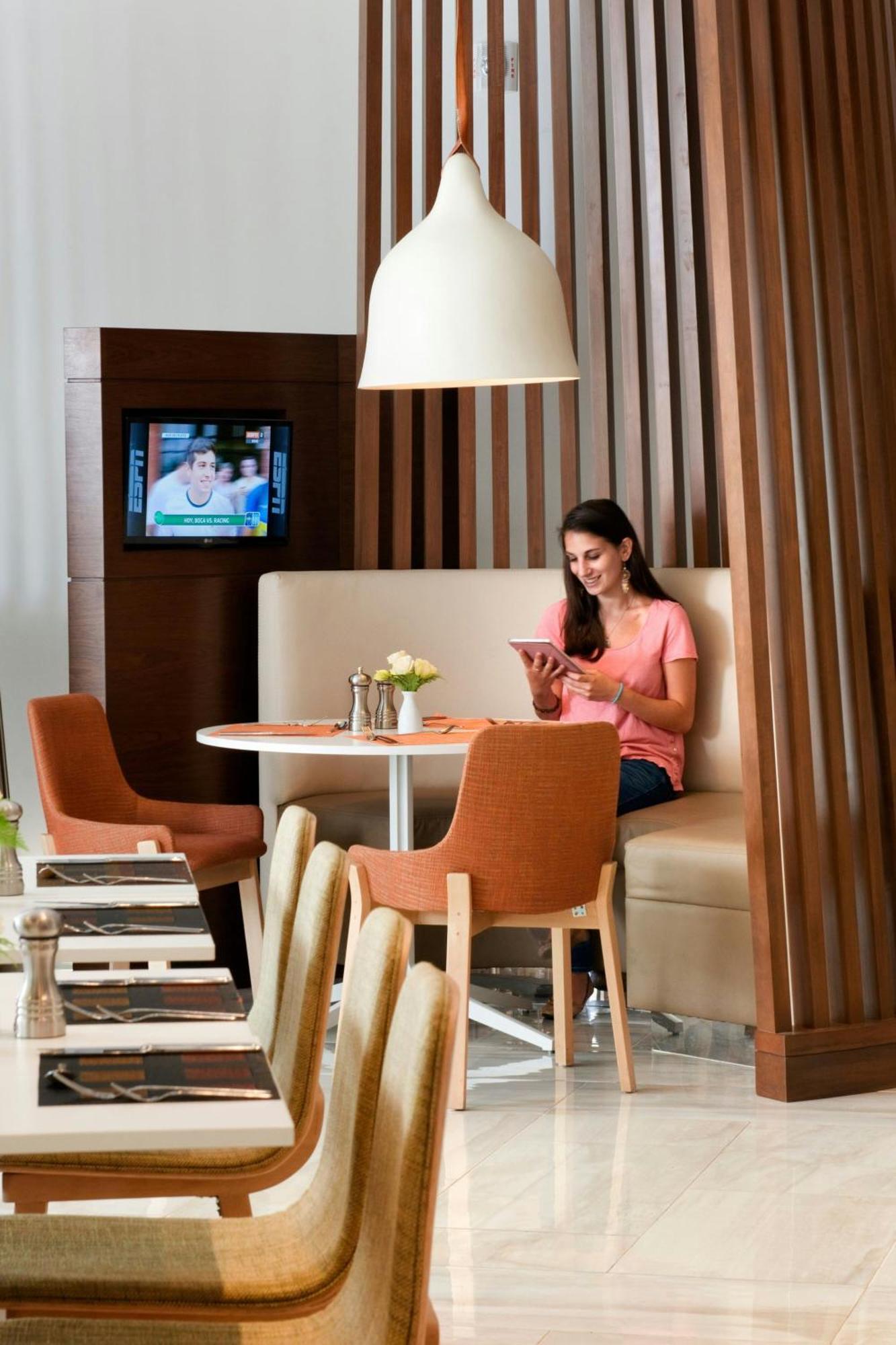 Courtyard By Marriott Lima Miraflores Exterior photo